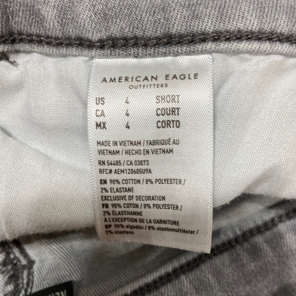 Women’s American Eagle Outfitters Distressed Grey Jegging Jeans. Size 4 short. - Picture 13 of 16